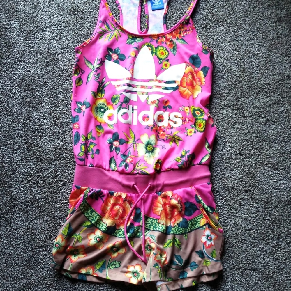Adidas romper